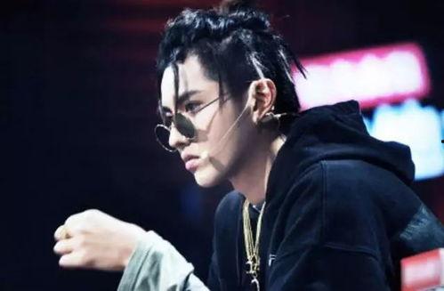 严屹款娱乐,揭秘明星幕后故事，带你走进娱乐圈的精彩世界